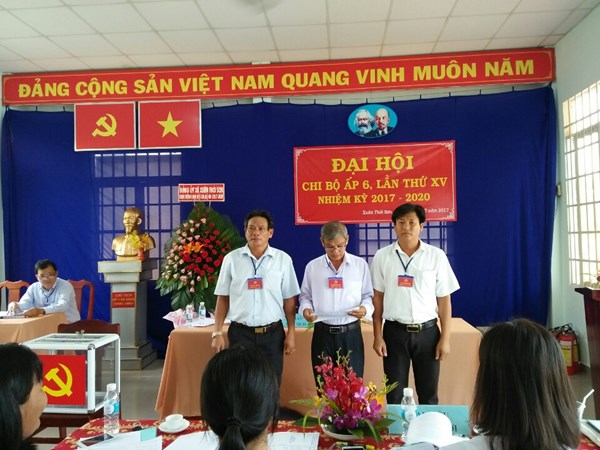 Đảng ủy xã Xuân Thới Sơn tổ chức Đại hội chị bộ Ấp 6 